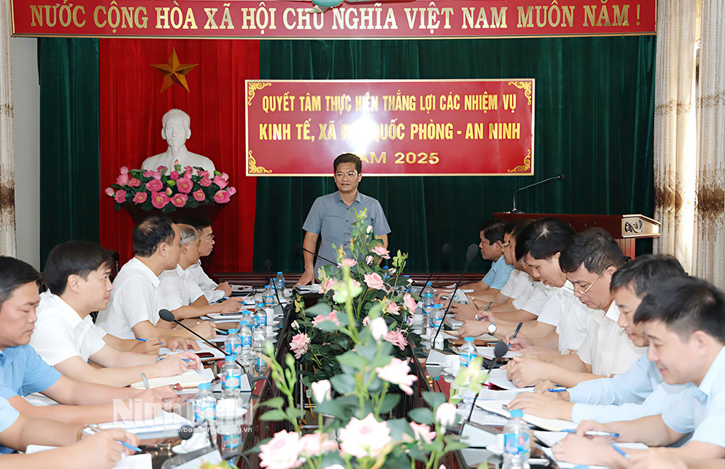 Quang cảnh buổi làm việc.