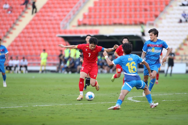 Bùng nổ những phút cuối trận, U22 Việt Nam giành quyền vào chơi trận chung kết - Ảnh 1. Bùng nổ những phút cuối trận, U22 Việt Nam giành quyền vào chơi trận chung kết - Ảnh 1.