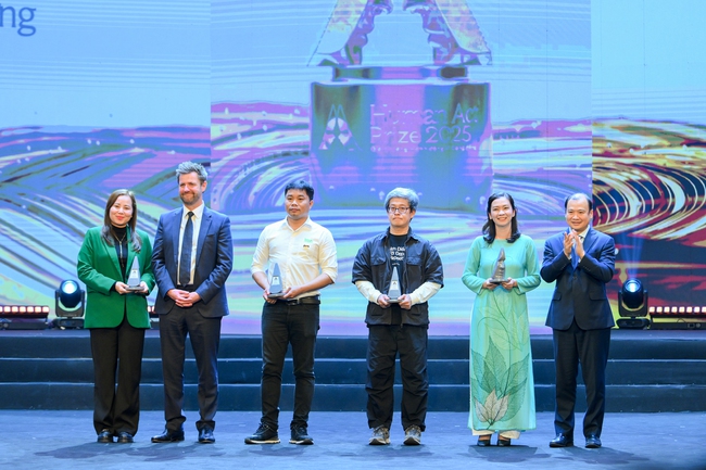 Giải thưởng Hành động vì cộng đồng: Tôn vinh những đóng góp thầm lặng, lan tỏa sức mạnh cộng đồng - Ảnh 4. Giải thưởng Hành động vì cộng đồng: Tôn vinh những đóng góp thầm lặng, lan tỏa sức mạnh cộng đồng - Ảnh 4.