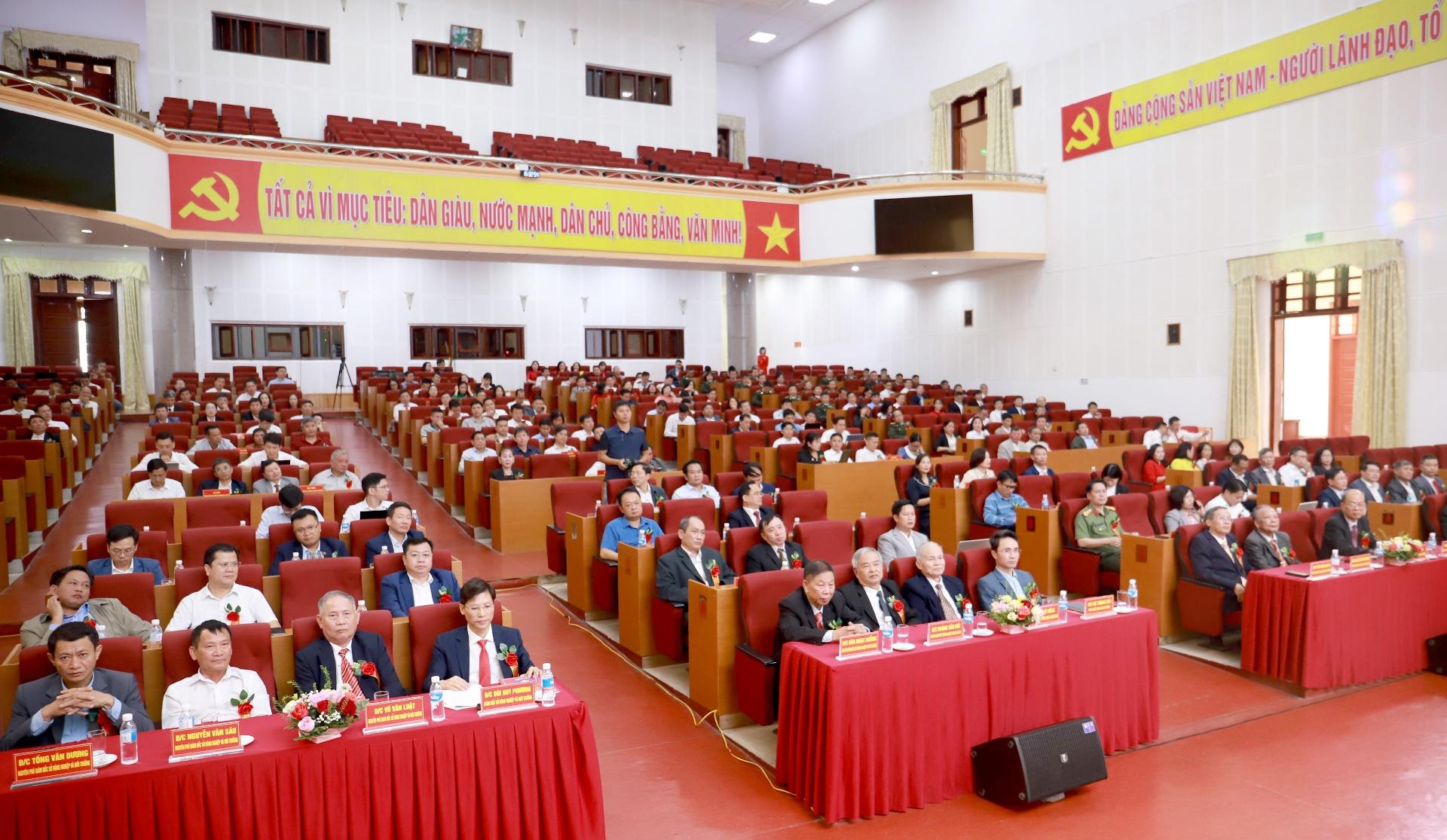 Các đại biểu dự buổi gặp mặt.