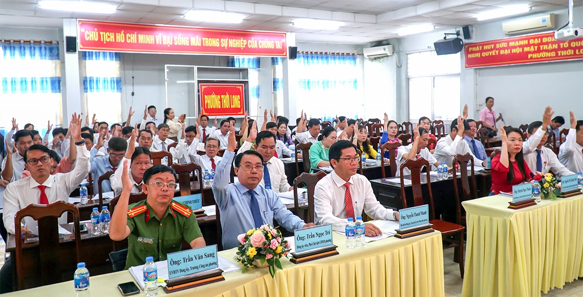 HĐND phường Thới Long quyết định giao 54 biên chế công chức trong cơ quan, tổ chức hành chính thuộc UBND phường