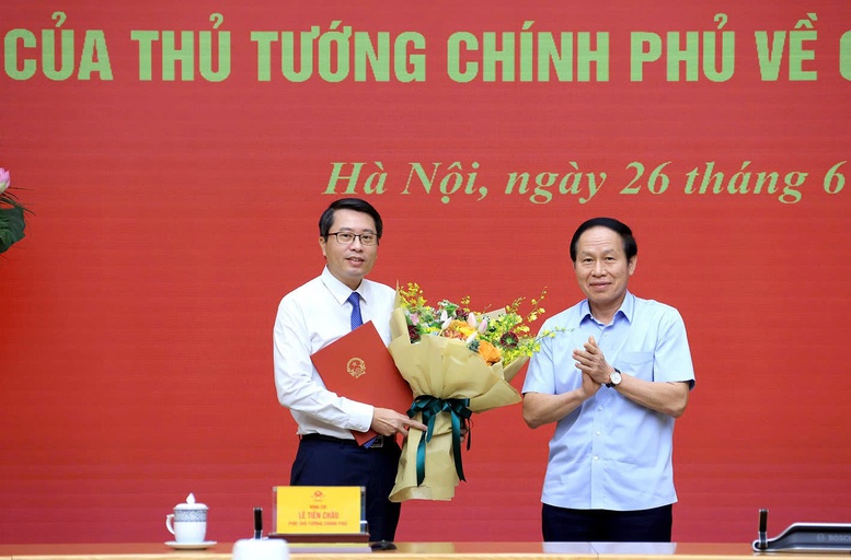 Công bố Quyết định bổ nhiệm đồng chí Trần Anh Tiến giữ chức Phó Chủ nhiệm Văn phòng Chính phủ- Ảnh 2.
