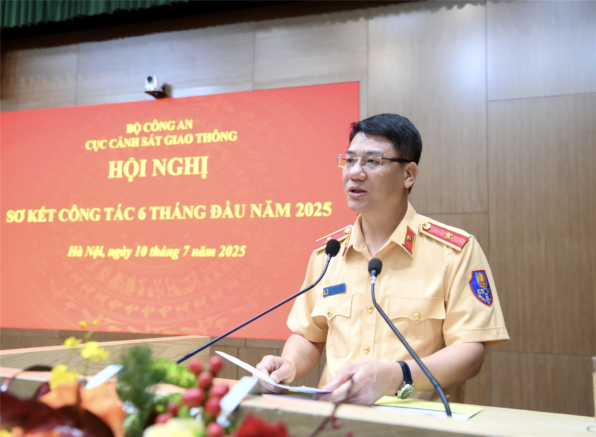 Thiếu tướng Đỗ Thanh Bình, Cục trưởng Cục CSGT phát biểu khai mạc Hội nghị.