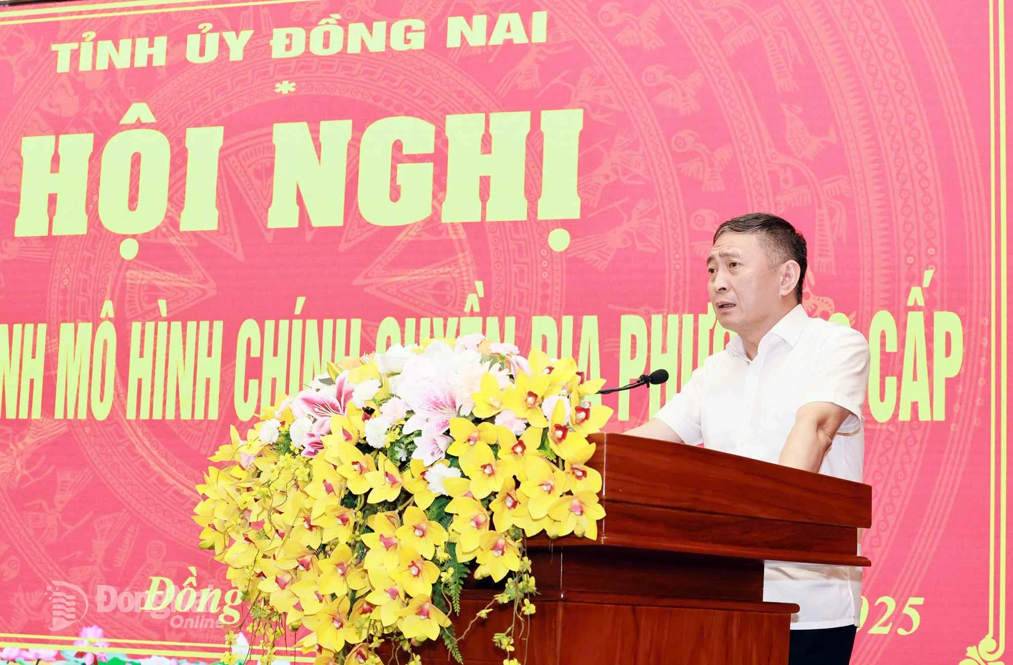 Đồng chí Lê Khánh Toàn, Phó Chánh Văn phòng Trung ương Đảng phát biểu tại hội nghị. Ảnh: Công Nghĩa