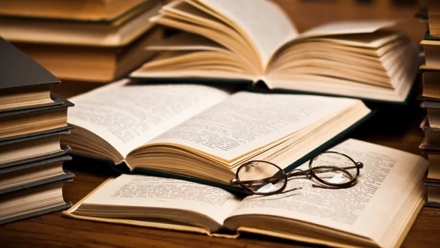 Bài 2: Đấu tranh ngăn chặn suy thoái trong văn học (Tiếp theo và hết)