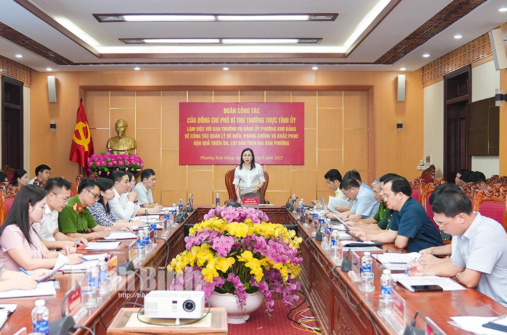 Quang cảnh buổi làm việc.