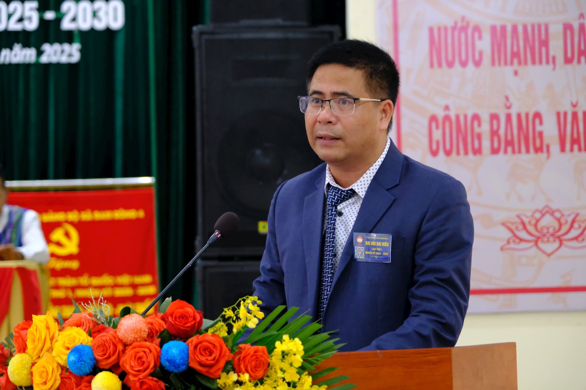 Đồng chí Trần Phú Vinh – Bí thư Đảng ủy xã Đam Rông 4 chúc mừng Đại hội