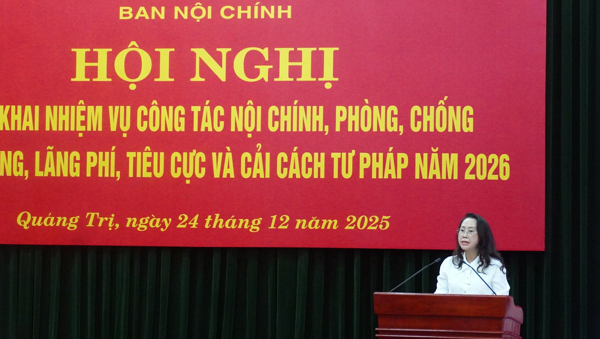 Đồng ch&iacute; Đặng Thị Mỹ Ngọc, Ph&oacute; Vụ trưởng Vụ địa phương II, Ban Nội ch&iacute;nh Trung ương ph&aacute;t biểu chỉ đạo tại hội nghị - Ảnh: N.M