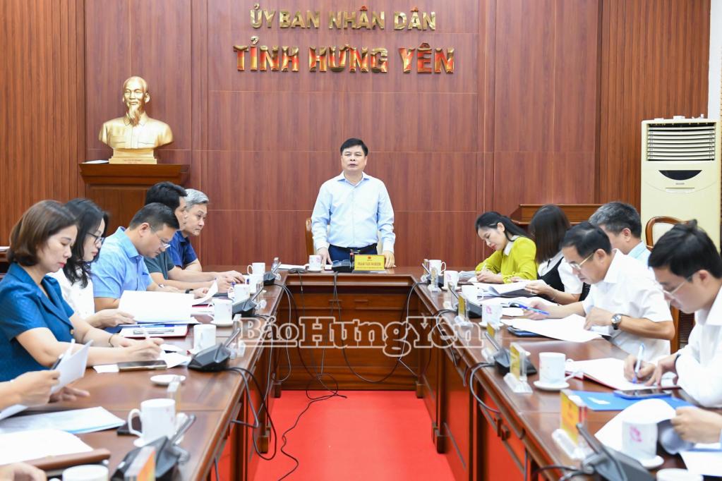 Các đại biểu dự cuộc họp.