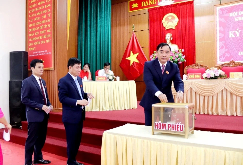 Xã Định Tân tổng kết công tác bầu cử ĐBQH khóa XVI và HĐND các cấp