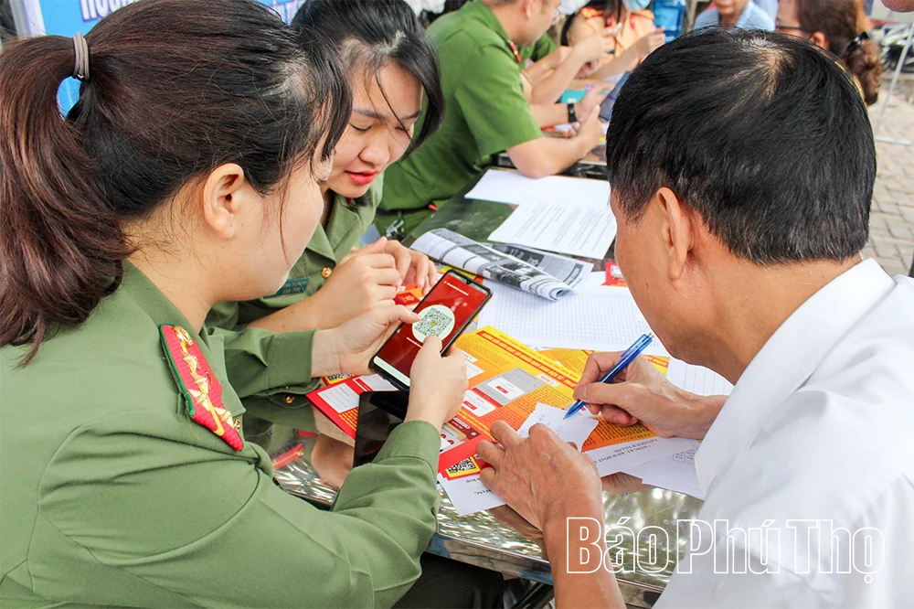 Lan tỏa phong trào “Bình dân học vụ số” từ cơ sở