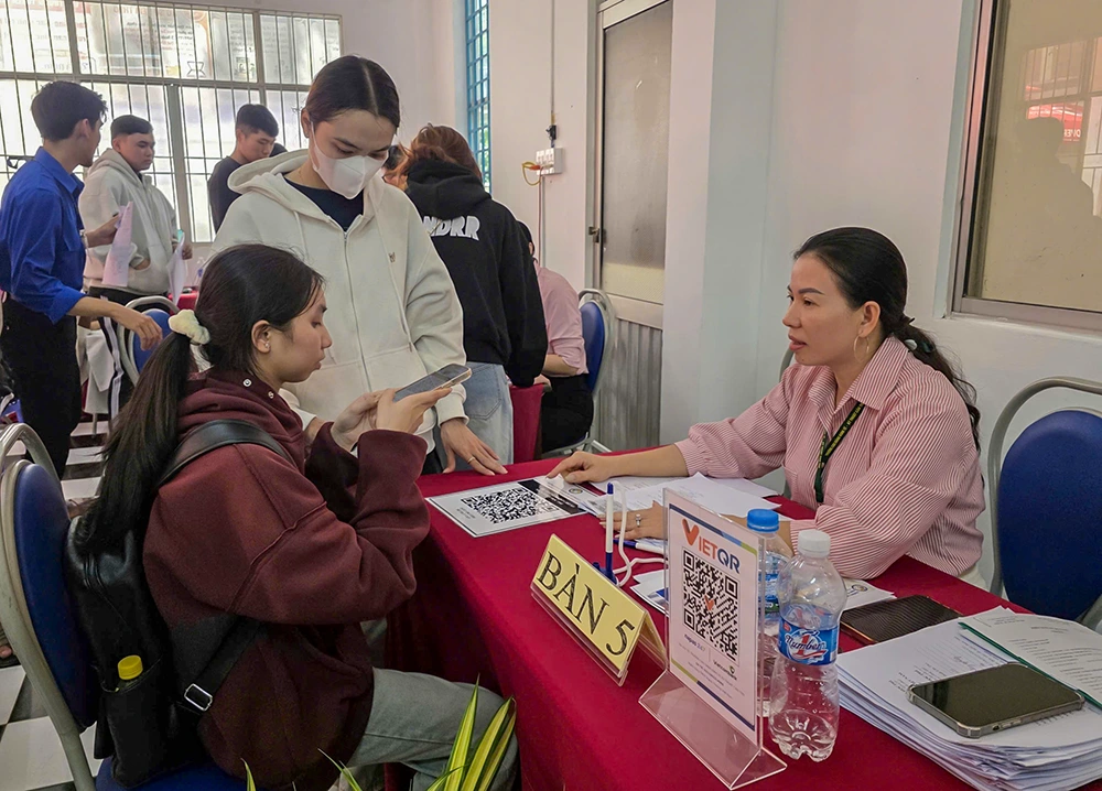 Làm theo gương Bác thiết thực, hiệu quả