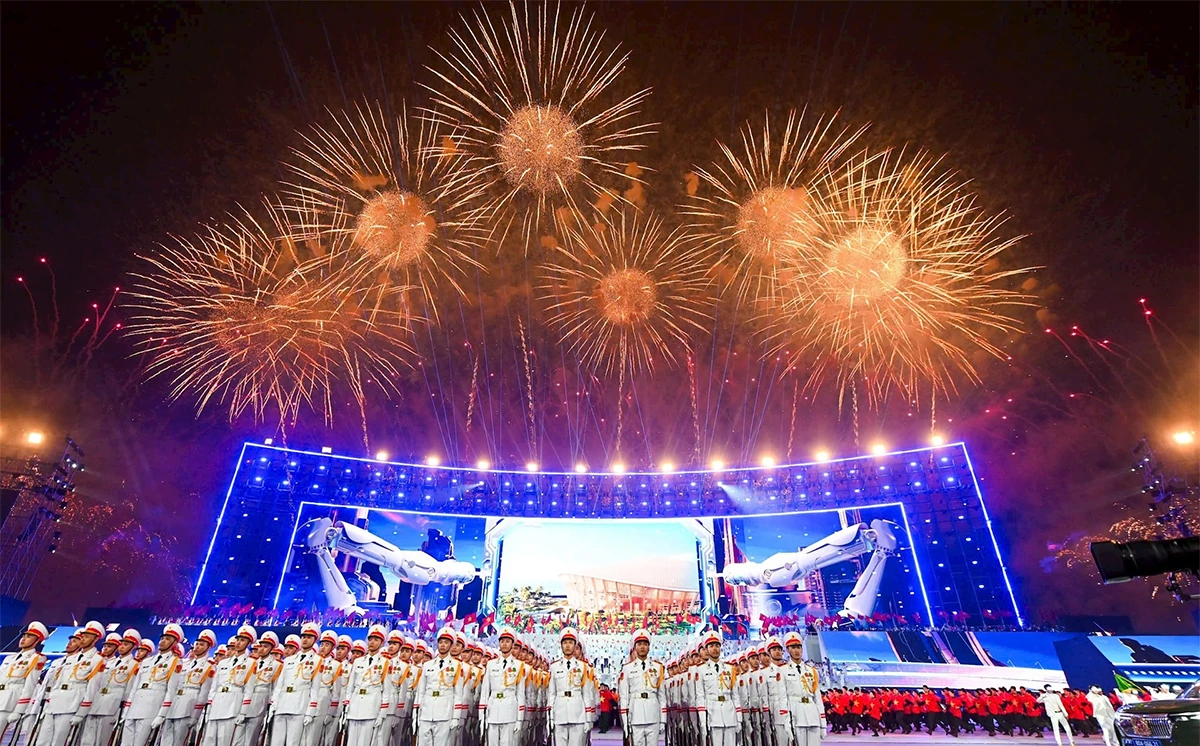 M&atilde;n nh&atilde;n m&agrave;n ph&aacute;o hoa đặc biệt ch&agrave;o mừng th&agrave;nh c&ocirc;ng Đại hội XIV của Đảng