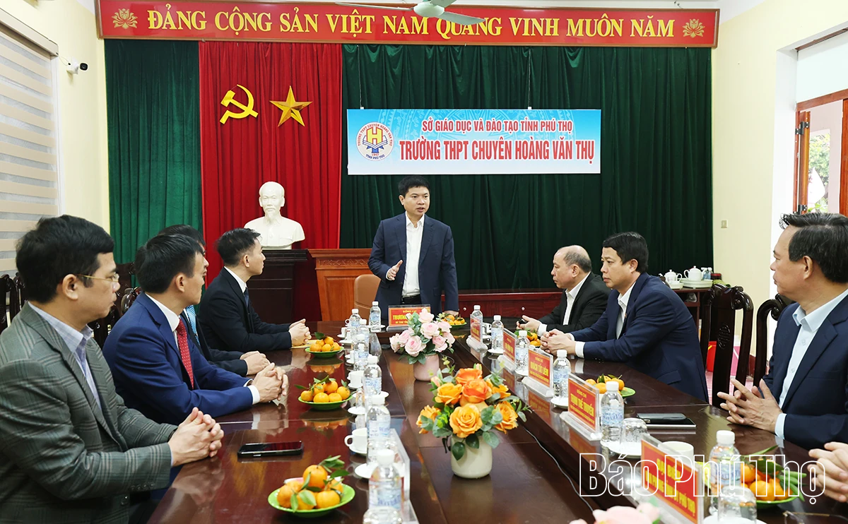 Bí thư Tỉnh ủy Trương Quốc Huy làm việc với Thường trực Đảng ủy các phường: Hòa Bình, Thống Nhất, Tân Hòa, Kỳ Sơn và xã Thịnh Minh