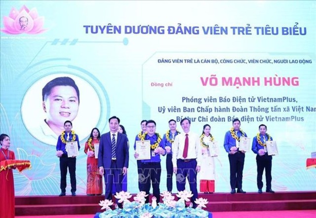 Tuyên dương đảng viên trẻ tiêu biểu trong học tập và làm theo tư tưởng, đạo đức, phong cách Hồ Chí Minh- Ảnh 3.