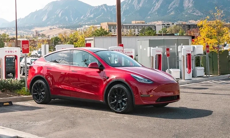 Lượng tìm kiếm xe điện tăng vọt khi giá xăng tăng