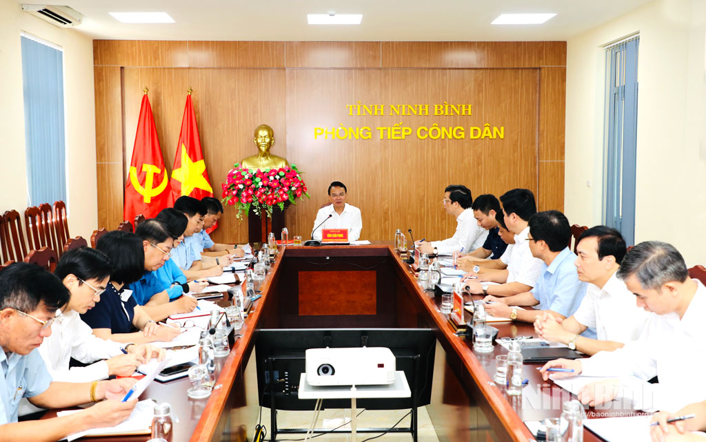 Quang cảnh buổi tiếp công dân.