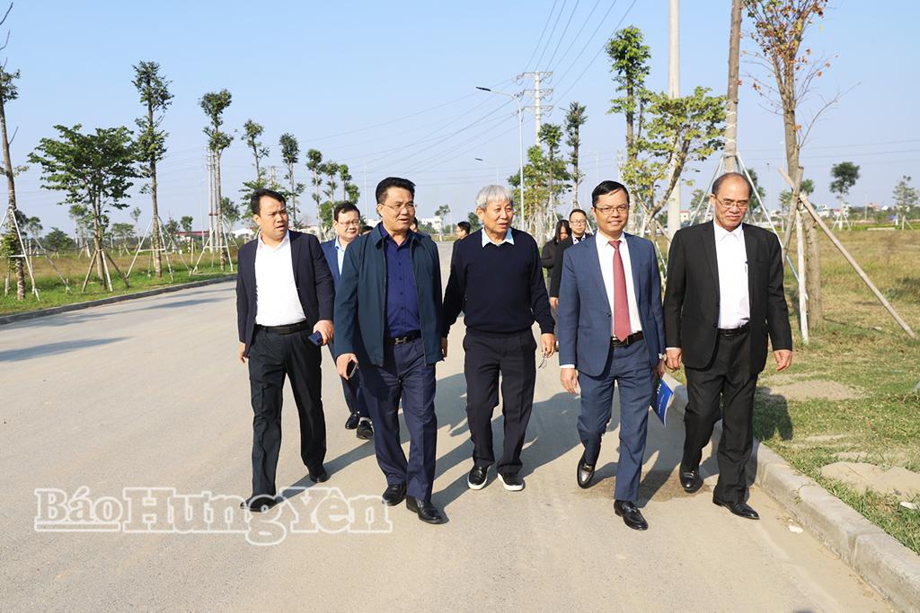 Đồng ch&iacute; Ph&oacute; Chủ tịch UBND tỉnh L&ecirc; Quang H&ograve;a khảo s&aacute;t KCN Y&ecirc;n Mỹ 2.