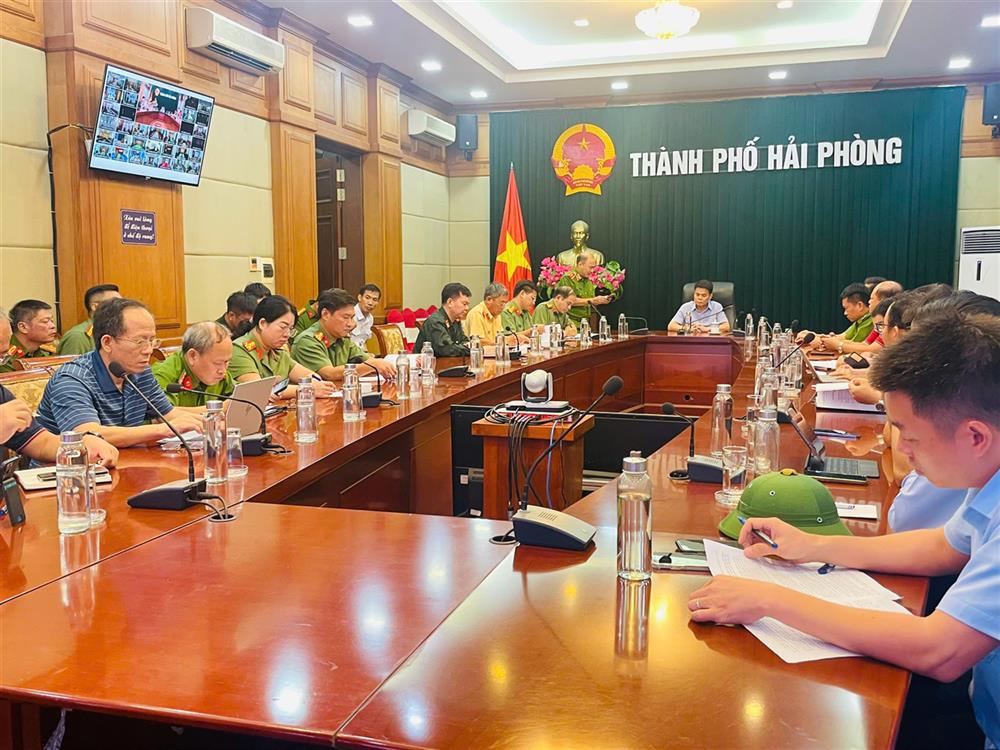 Toàn cảnh cuộc họp.