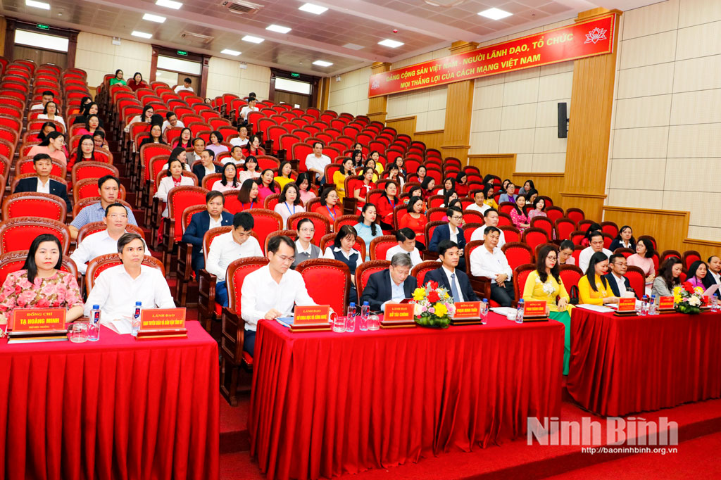 Các đại biểu tham dự Hội thảo.