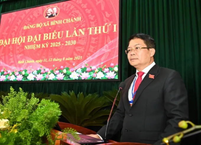 Bí thư Đảng ủy, Chủ tịch HĐND xã Bình Chánh Nguyễn Thành Lợi phát biểu. (Ảnh: SGGP)