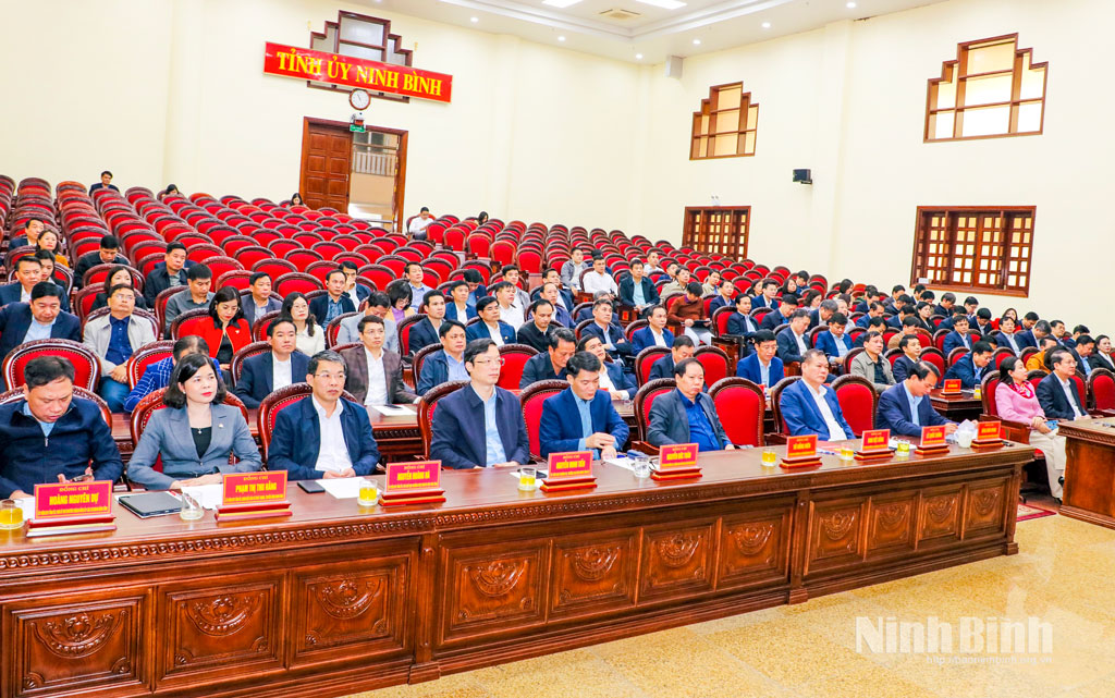 C&aacute;c đại biểu dự hội nghị tại điểm cầu Tỉnh uỷ Ninh B&igrave;nh.
