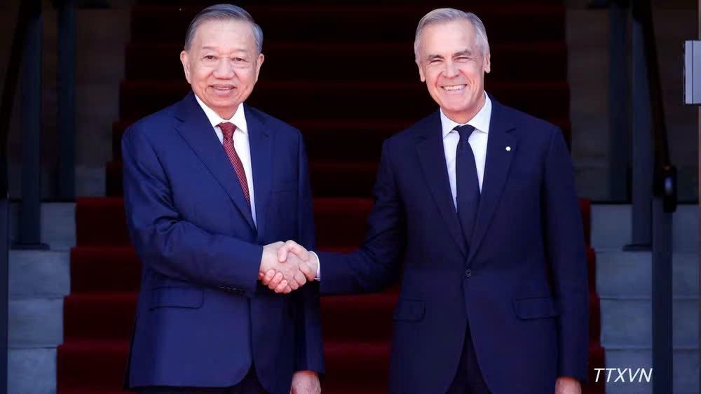 Tổng Bí thư, Chủ tịch nước Tô Lâm và Thủ tướng Canada Mark Carney. (Ảnh: TTXVN)