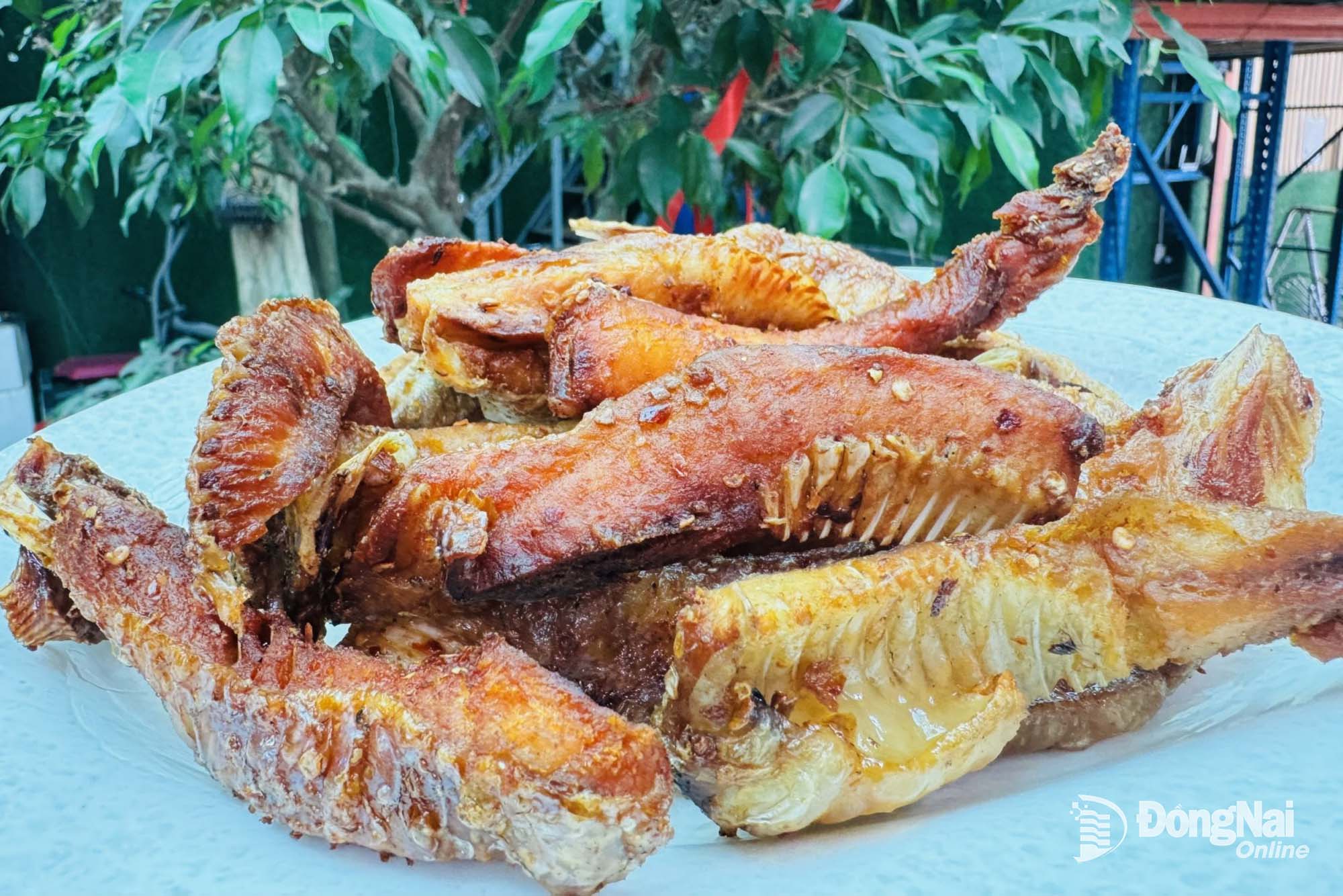 Món cá diêu hồng một nắng là đặc sản đãi khách của người dân xã Thanh Sơn.
