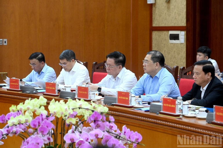 Các đồng chí Thường trực Ban Chỉ đạo tham dự cuộc họp. a6-bnd-1554.jpg