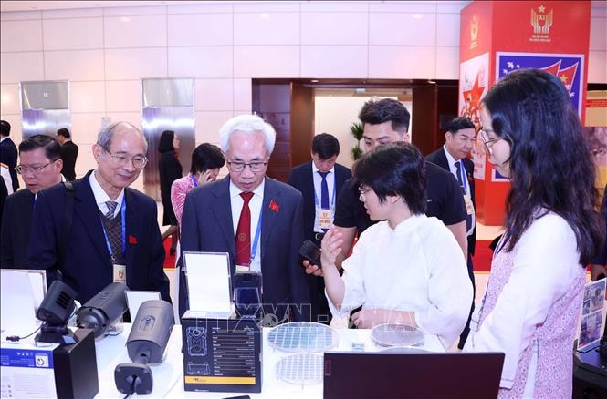 Ch&uacute; th&iacute;ch ảnh