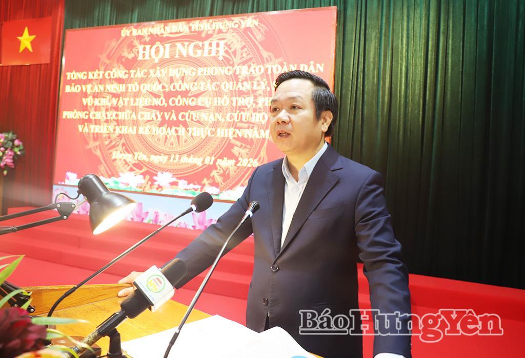 Đồng ch&iacute; Chủ tịch UBND tỉnh Phạm Quang Ngọc ph&aacute;t biểu tại hội nghị.