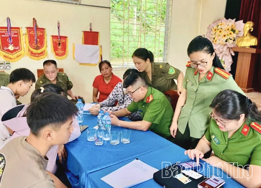 Thung Nai đưa công nghệ số đến gần người dân
