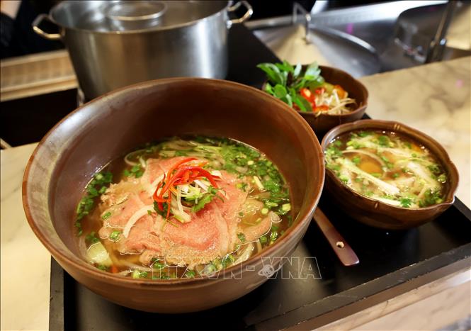 Ngày của phở (12/12): Viết nên di sản, tạo nên bản sắc - Ảnh 3. Ngày của phở (12/12): Viết nên di sản, tạo nên bản sắc - Ảnh 3.