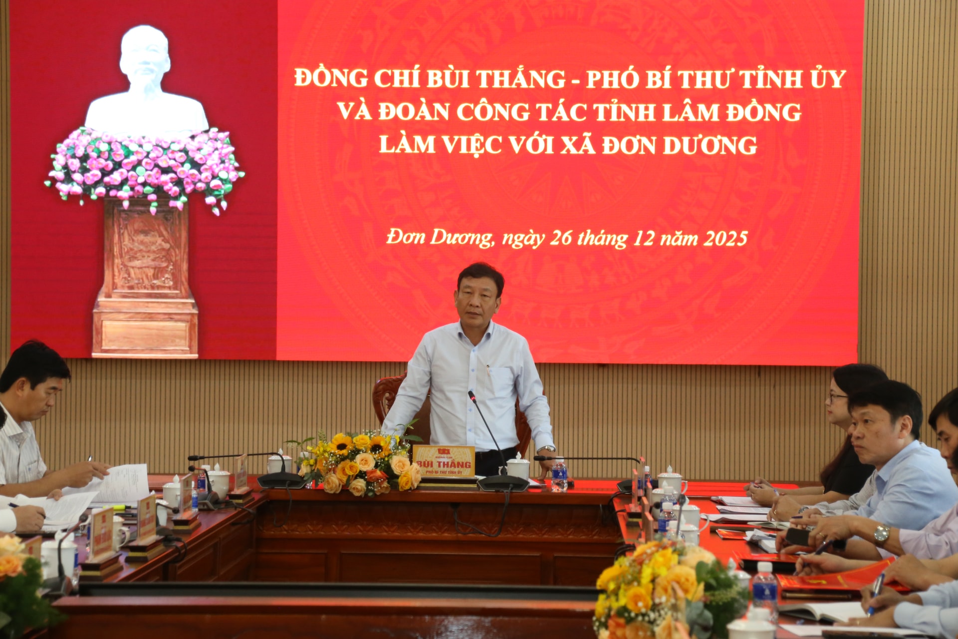 Đồng ch&iacute; B&ugrave;i Thắng ph&aacute;t biểu kết luận buổi l&agrave;m việc (2)