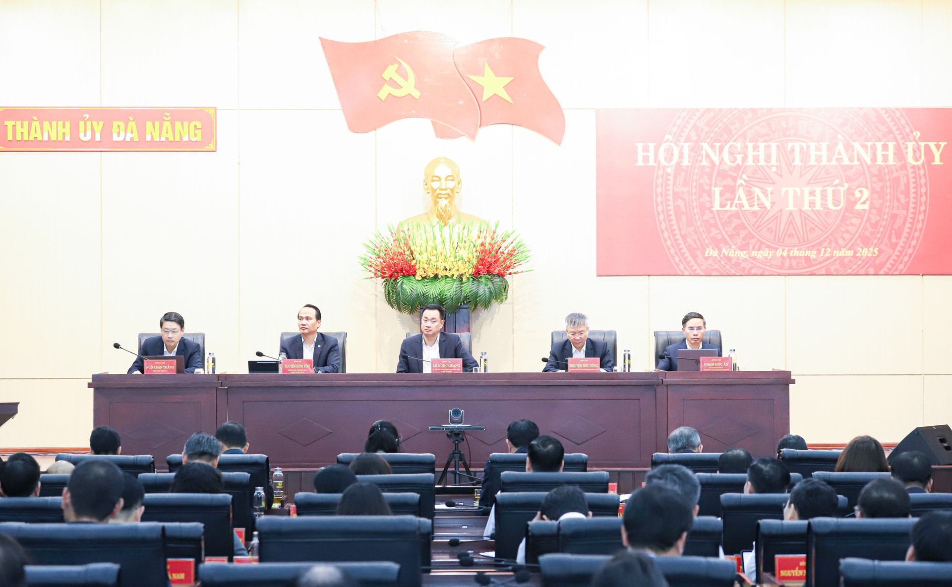 4-12 QUANG CANH HOIINGHI