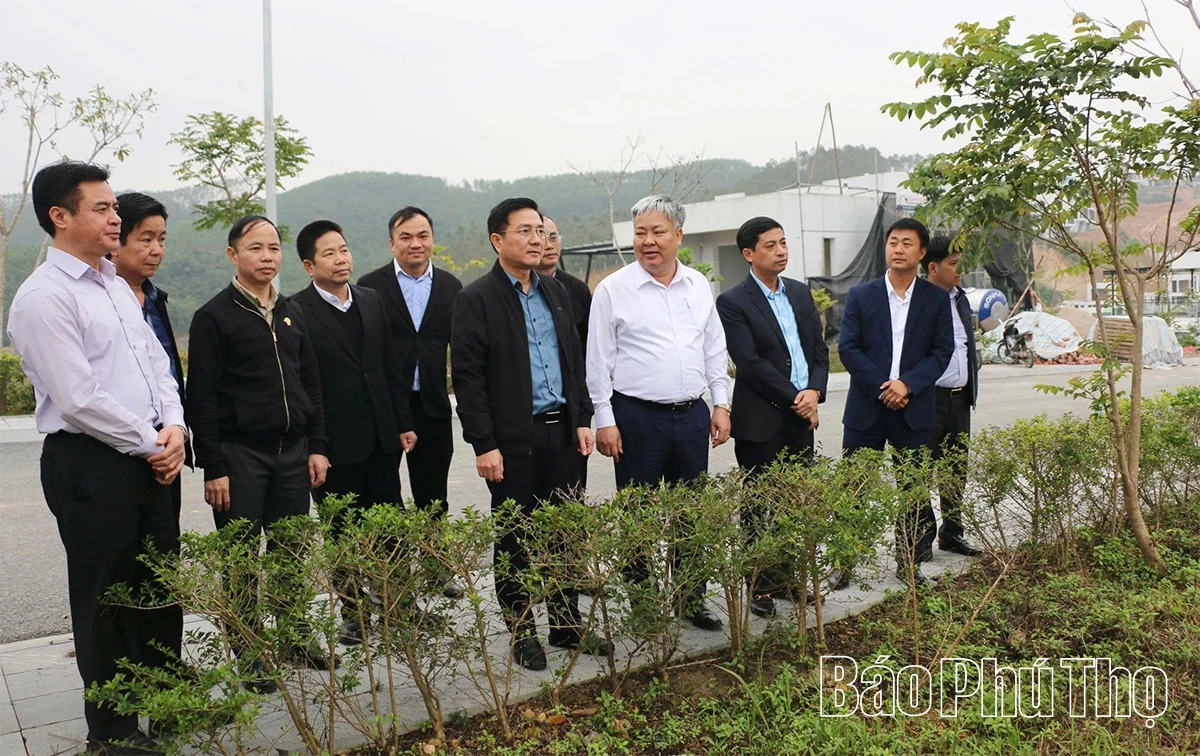 Phó Chủ tịch UBND tỉnh Vũ Việt Văn kiểm tra tiến độ các dự án tại xã Lương Sơn và Liên Sơn