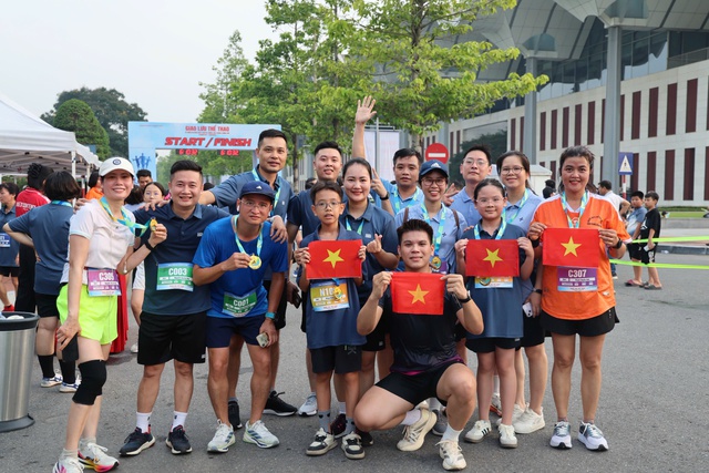 Sôi nổi giải chạy chào mừng 80 năm Ngày truyền thống Văn phòng Chính phủ- Ảnh 2. Sôi nổi giải chạy chào mừng 80 năm Ngày truyền thống Văn phòng Chính phủ- Ảnh 2.