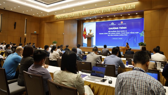 Bồi dưỡng ứng dụng AI trong công tác hành chính, tham mưu tổng hợp tại VPCP- Ảnh 3.
