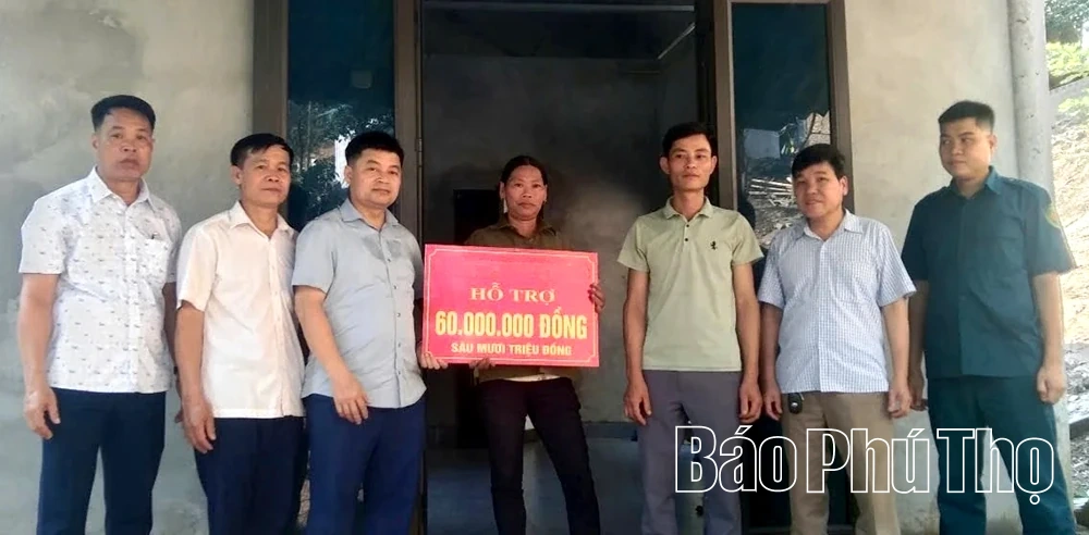 Người cán bộ hết lòng vì người nghèo