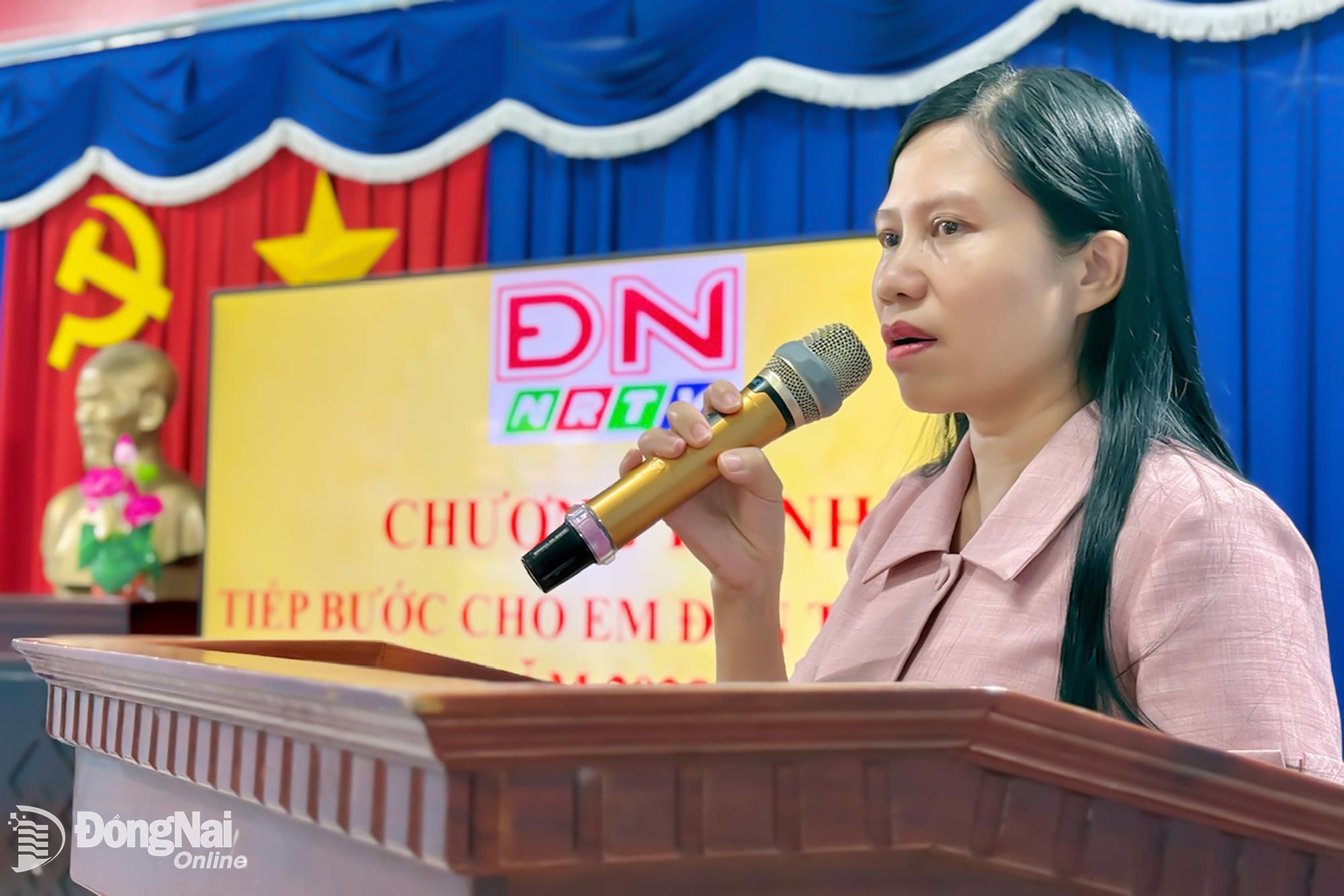 Phó Tổng biên tập Báo và Phát thanh, Truyền hình Đồng Nai Hoàng Thị Bích Phú phát biểu tại chương trình. Ảnh: Đăng Tùng  