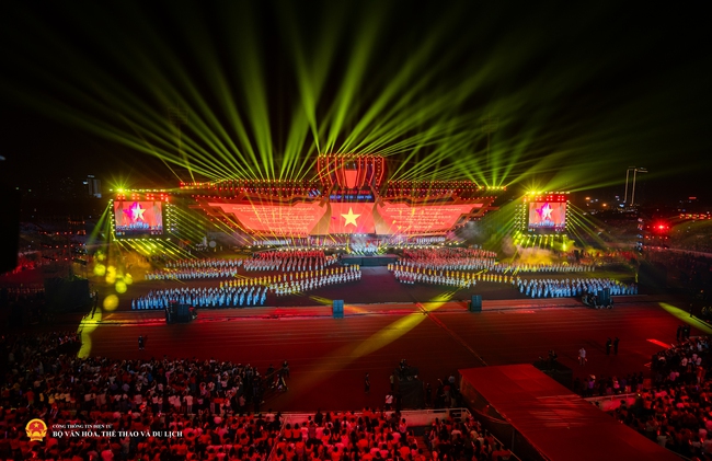 Dự thảo B&aacute;o c&aacute;o ch&iacute;nh trị tại Đại hội XIV của Đảng: Ph&aacute;t triển mạnh c&ocirc;ng nghiệp văn h&oacute;a, dịch vụ văn h&oacute;a - Ảnh 1.