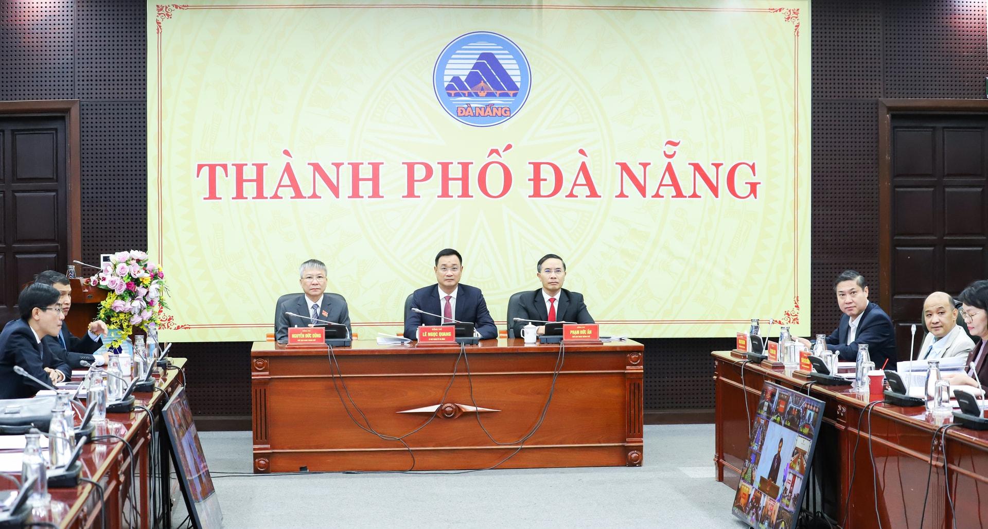 Quang cảnh điểm cầu Đ&agrave; Nẵng. Ảnh: NGỌC PH&Uacute;