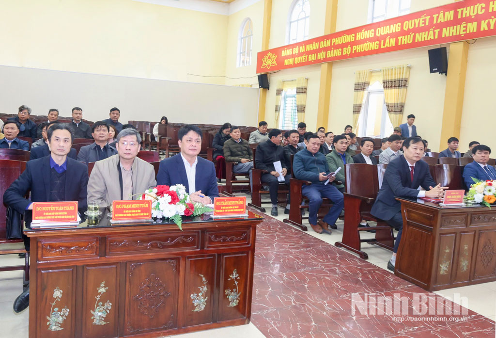 C&aacute;c đại biểu dự hội nghị Đảng ủy phường Hồng Quang tổng kết năm 2025, triển khai nhiệm vụ năm 2026.