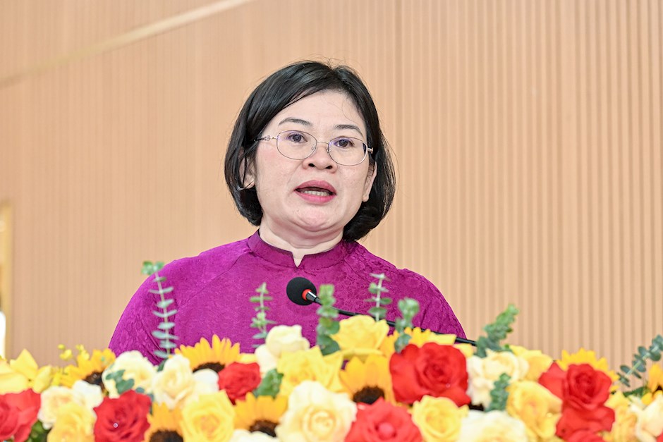 Đồng chí Văn Thị Bạch Tuyết phát biểu chỉ đạo đại hội. Ảnh: SGGP