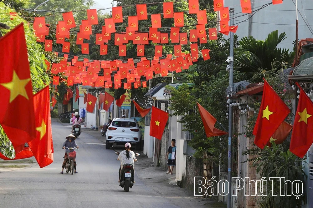Rực rỡ cờ hoa ch&agrave;o mừng Đại hội đại biểu to&agrave;n quốc lần thứ XIV của Đảng