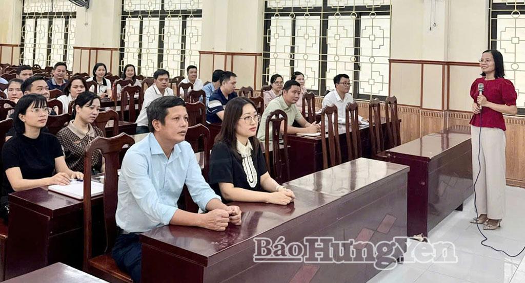 Giảng viên Trường Chính trị Nguyễn Văn Linh thường xuyên đổi mới phương pháp giảng dạy lấy người học làm trung tâm.