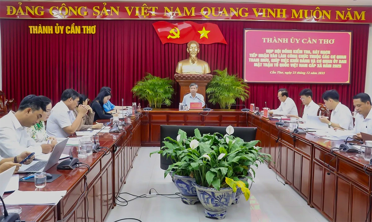 Thống nhất 53 trường hợp tham gia thi kiểm tra, sát hạch tiếp nhận vào làm công chức cấp xã