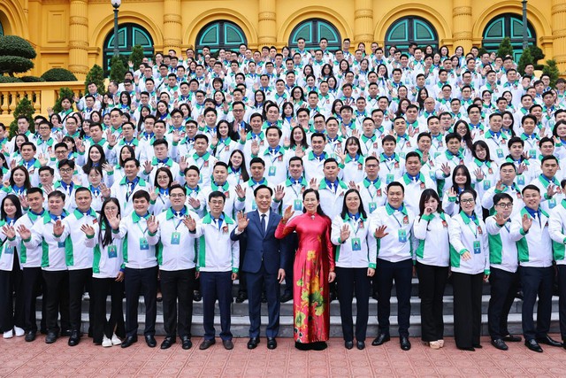 Tuổi trẻ Ch&iacute;nh phủ: Kh&aacute;t vọng, cống hiến - Ti&ecirc;n phong, kiến tạo - Đo&agrave;n kết, ph&aacute;t triển- Ảnh 1.