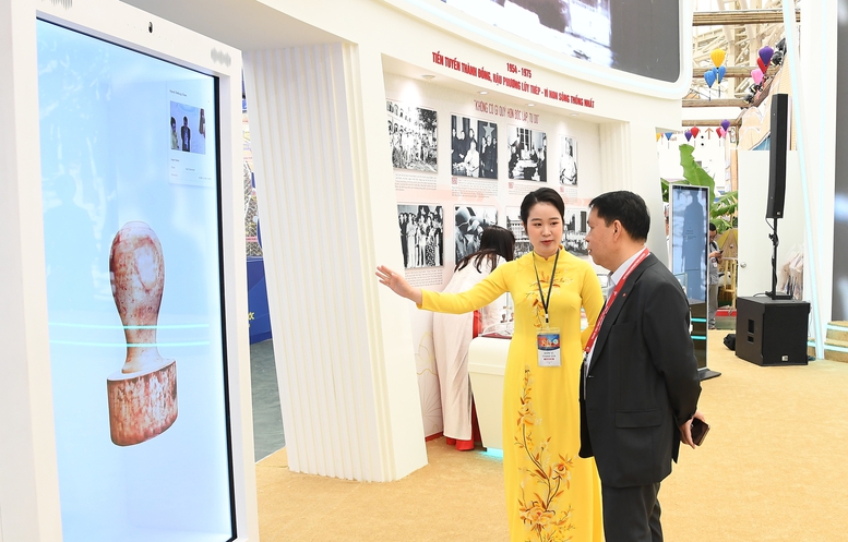 Trưng bày Triển lãm ‘Văn phòng Chính phủ - 80 năm đồng hành cùng dân tộc’- Ảnh 9.