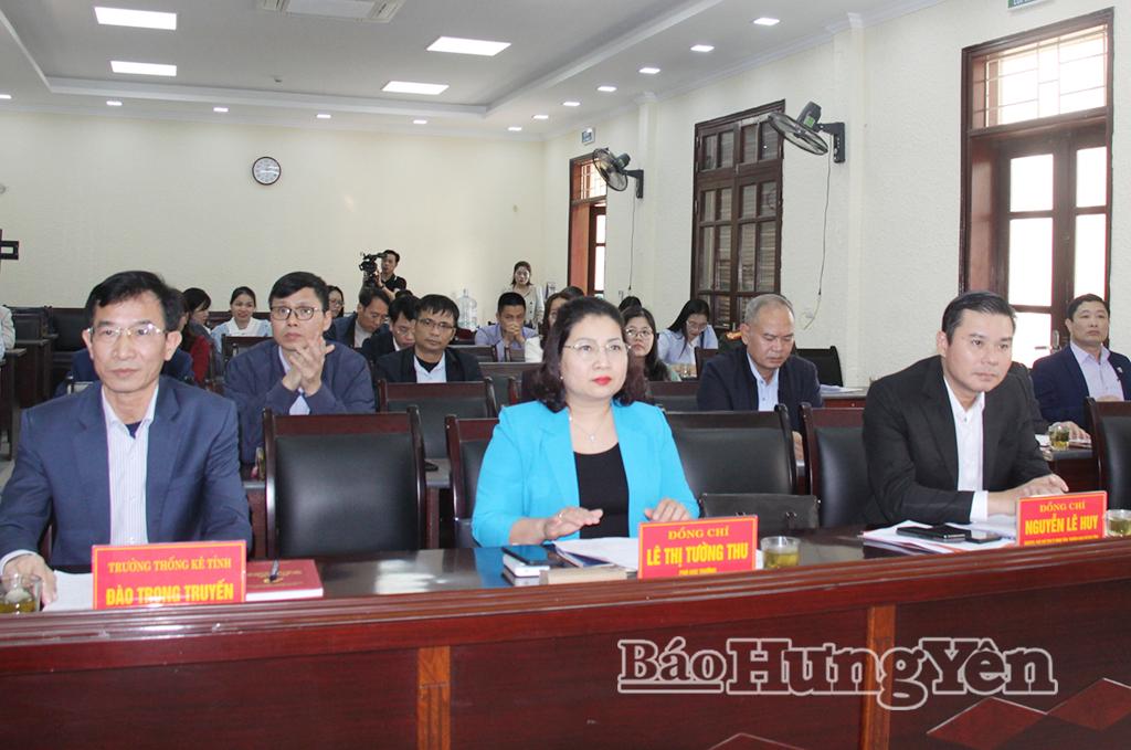 Quang cảnh buổi l&agrave;m việc.